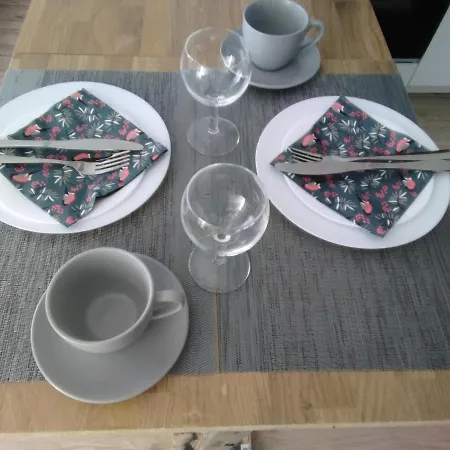 Apartament Pomorska Z Bezplatnym Parkingiem 아파트
